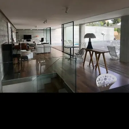 Contemporaine